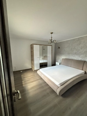 Casă de închiriat cu 3 camere, curte, garaj și foișor - imagine 3
