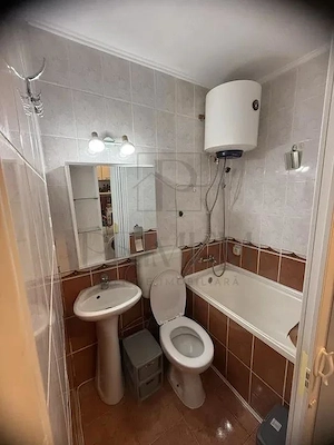 LIPOVEI - APARTAMENT 1 CAMERA - mobilat, utilat, RENOVAT - imagine 6