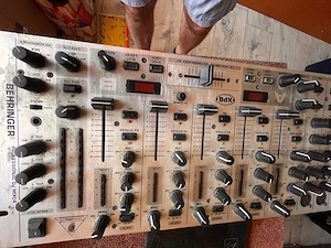 Mixer dj Behringer