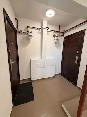 Vând apartament în bloc nou - imagine 2