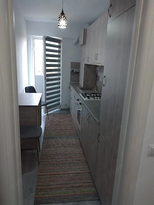 închiriez apartament cu doua camere decomandat în Iași  - imagine 2