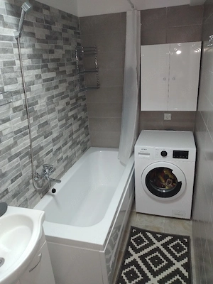 închiriez apartament cu doua camere decomandat în Iași  - imagine 5