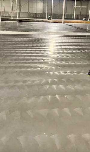 Executam turnari placi beton elecopterizate 