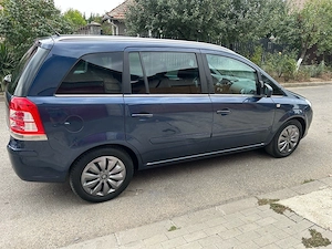Opel Zafira 1.6 Benzina 116 Cp an 2011 - imagine 5