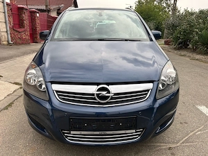 Opel Zafira 1.6 Benzina 116 Cp an 2011 - imagine 3