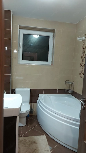 PROPRIETAR , Inchiriez apartament modern 3 camere , zona Turnisor , parcare in curtea privata - imagine 6