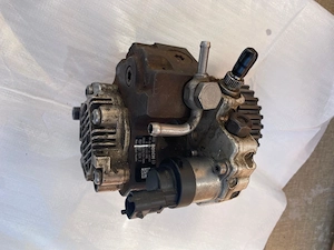 Pompă de injecție de înaltă presiune Bosch Common Rail - imagine 3