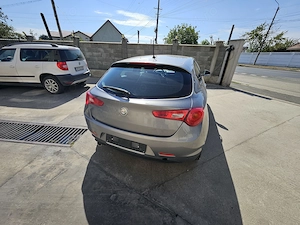 Vand la pachet două Alfa Romeo Giulietta - imagine 10