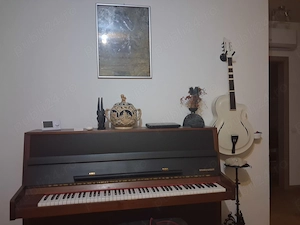Vând pianino Östlind & Almquist 