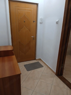 inchiriez apartament 3 camere