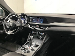 Alfa Romeo Stelvio - imagine 8