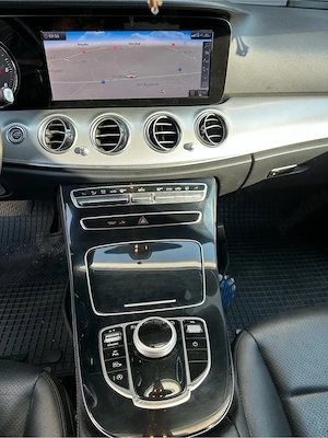 Mercedes E Class  - imagine 8