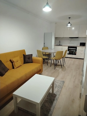inchiriez apartament nou 