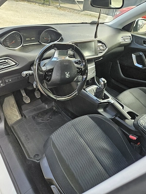 Peugeot 308 - imagine 3
