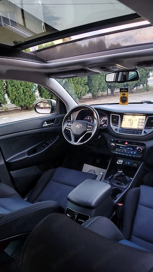 Hyundai Tucson 2.0 - imagine 9