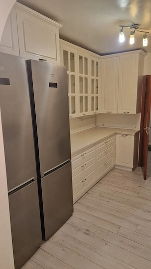 Vând apartament 3 camere, decomandat, in Iasi, Galata 1 (str.Vamasoaia), doua băi, mobilat utilat - imagine 2