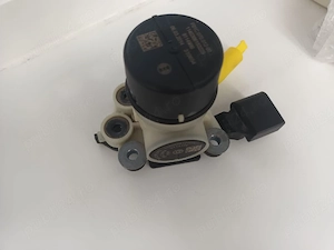 Pompă Adblue Mercedes C W205 Cod OE A0004700400 Bosch F01C250142 - imagine 3