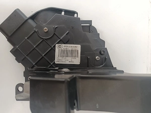 Broască ușă stânga față LR091344 Range Rover / Land Rover 8X2A-21813-BE - imagine 2
