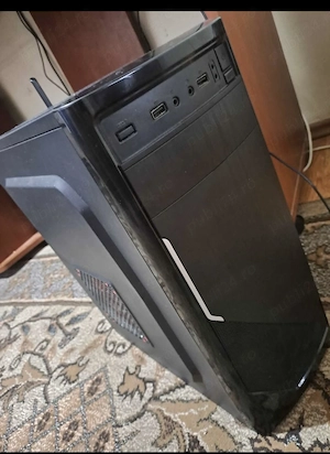 Vând unitate de gaming 
