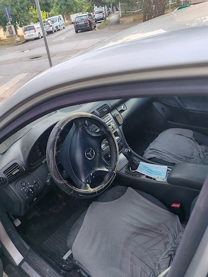 Vând Mercedes c 200 komlressor 165 cp 190000km 3000 lei - imagine 3