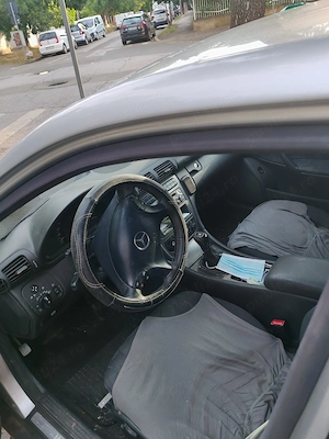 Vând Mercedes c 200 komlressor 165 cp 190000km 3000 lei - imagine 4