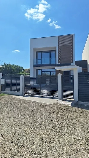Casa moderna Hlincea NZEB , izolatie 15cm , fundatie 180cm , stalpi 40cm, 3km de bvd Poitiers