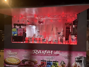 Vând rulotă comercială