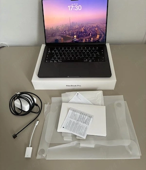MacBook Pro M5GB1tb.