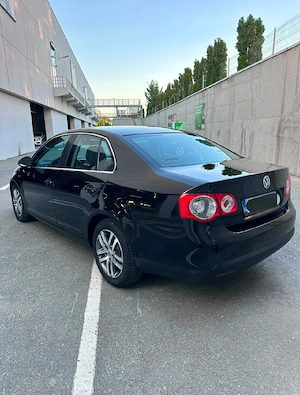 Vand Volkswagen jetta 1.9 tdi an fab 2008  prim proprietar  - imagine 4