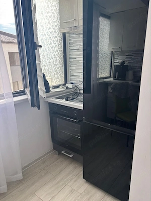 Proprietar închiriez apartament 3 camere  - imagine 4