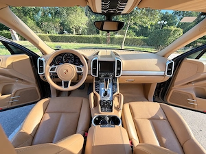 Vând Porche Cayenne 2011 