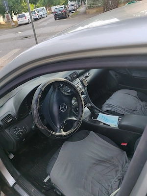 Vând Mercedes c 200 komlressor 1800 benzină 197000km an 1992 stare bună acte în regulă 3500eur.neg. - imagine 10