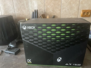 Xbox series X 1TB Ssd x2 controler + volan  Thrustmaster
