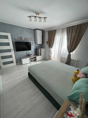 De închiriat apartament 3 camere Bd. Uverturii - imagine 2