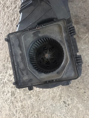 ventilator habitaclu cu radiator ac si corp passat b6 - imagine 2