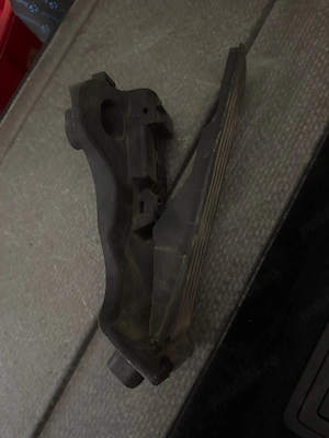 clapeta acceleratie, pedala si egr passat b6 2007 bmp - imagine 3