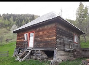 vind casa de lemn - imagine 2