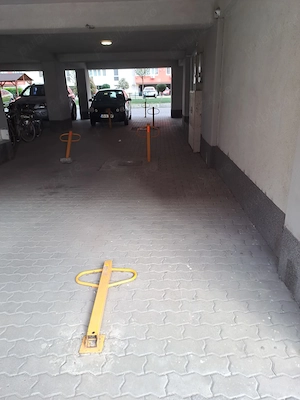 Închiriez loc de parcare acoperit în complexul ARED UTA, Arad