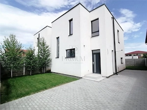 DUPLEX IN ZONA DE TOP - ASFALT -  INSTALATIE DE IRIGAT