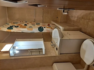 Apartament 3 camere,decomandat,2 bai, zona Siretului. - imagine 5