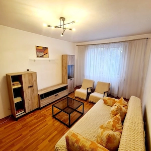 Inchiriez apartament cu doua camere in zona centrala - imagine 2