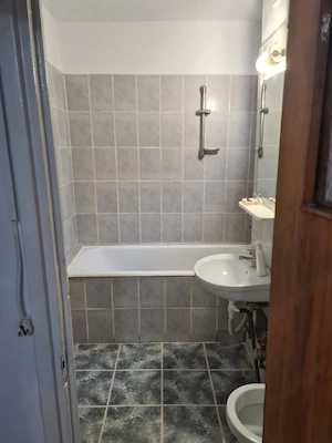 Închiriez apartament 3 camere - mobilat complet - 410 euro - imagine 9