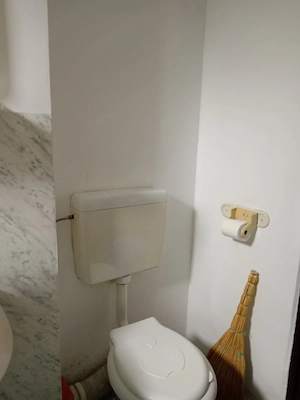 Vând apartament cu 2 camere ,cu balcon, parter, 48mp, fără boxă , PRECISTA , 65000 , preț negociabil - imagine 3