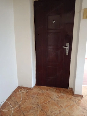 Vând apartament cu 2 camere ,cu balcon, parter, 48mp, fără boxă , PRECISTA , 65000 , preț negociabil - imagine 7