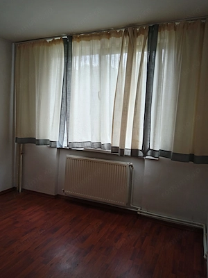 Vând apartament cu 2 camere ,cu balcon, parter, 48mp, fără boxă , PRECISTA , 65000 , preț negociabil - imagine 9
