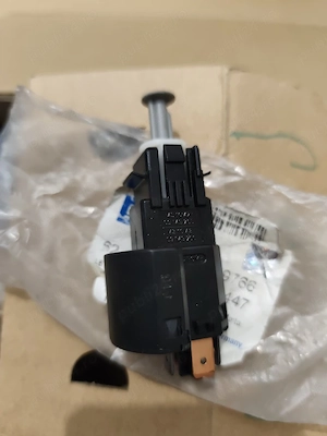 Opel Corsa C Tigra GM 9149766 comutator pentru lumini de frână senzor întrerupător pedală de frana