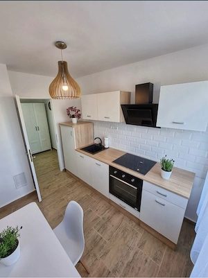 Propietar inchiriez apartament 2 camere 54m strada Vasile Lucaciu, etaj 3 - imagine 2