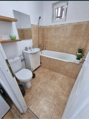 Propietar inchiriez apartament 2 camere 54m strada Vasile Lucaciu, etaj 3 - imagine 4