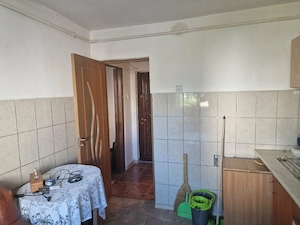 AP o Camera Politia Locala 30mp mobilat etaj 2 decomandat renovat centrala termopan - imagine 3