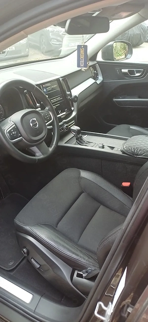 Volvo XC 60 D4 AWD Momentum - imagine 9